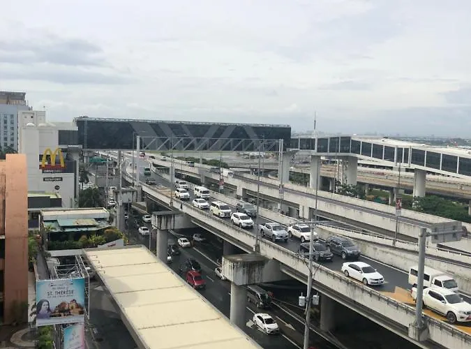 Favila Condotel Unit In Palmtree Newport Walking Distance To Airport Terminal 3 Accessable To Airport Terminal 1 &2 Manila