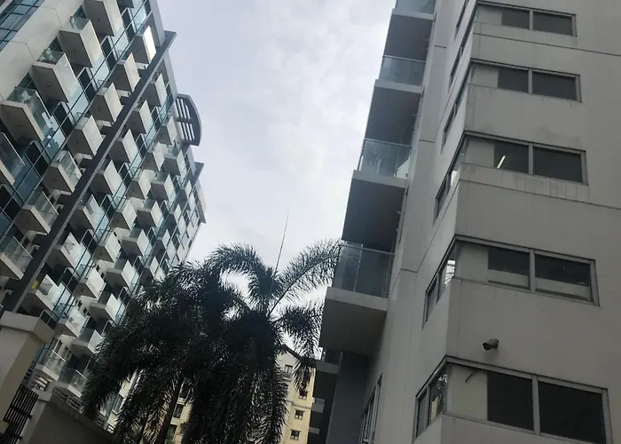 Favila Condotel Unit In Palmtree Newport Walking Distance To Airport Terminal 3 Accessable To Airport Terminal 1 &2 Apartamento *