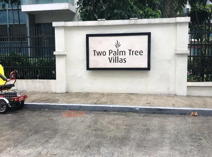 Favila Condotel Unit In Palmtree Newport Walking Distance To Airport Terminal 3 Accessable To Airport Terminal 1 &2 *