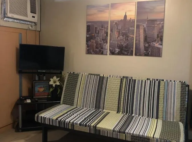 Favila Condotel Unit In Palmtree Newport Walking Distance To Airport Terminal 3 Accessable To Airport Terminal 1 &2 * Manila