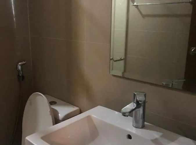 Favila Condotel Unit In Palmtree Newport Walking Distance To Airport Terminal 3 Accessable To Airport Terminal 1 &2