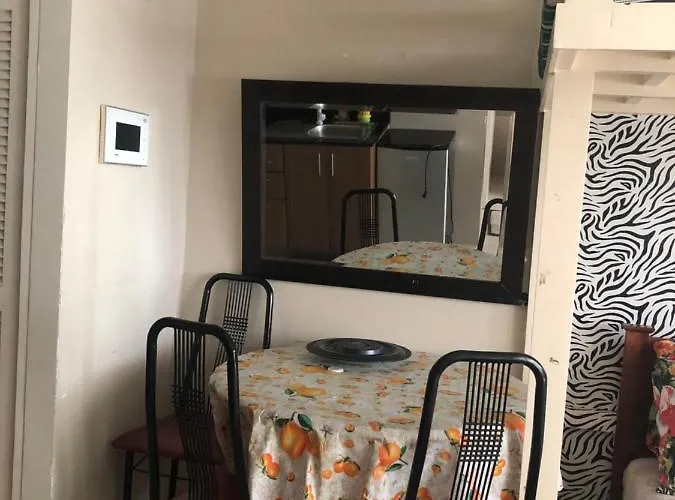 Favila Condotel Unit In Palmtree Newport Walking Distance To Airport Terminal 3 Accessable To Airport Terminal 1 &2 * Manila