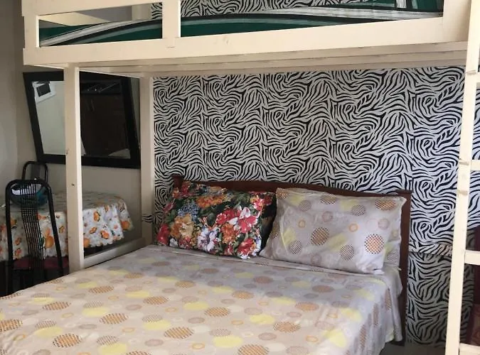 Favila Condotel Unit In Palmtree Newport Walking Distance To Airport Terminal 3 Accessable To Airport Terminal 1 &2
