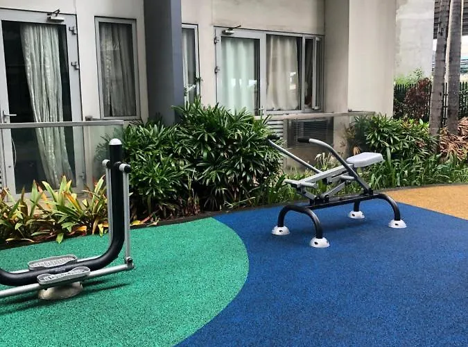Favila Condotel Unit In Palmtree Newport Walking Distance To Airport Terminal 3 Accessable To Airport Terminal 1 &2 Apartamento *