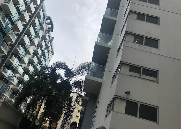 Favila Condotel Unit In Palmtree Newport Walking Distance To Airport Terminal 3 Accessable To Airport Terminal 1 &2 * Manila