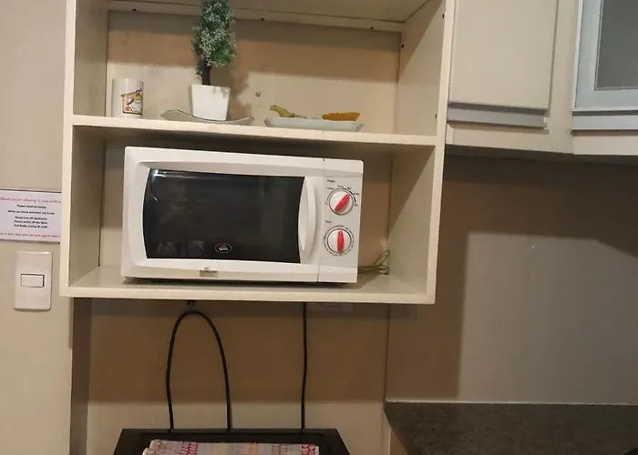 Apartamento Favila Condotel Unit In Palmtree Newport Walking Distance To Airport Terminal 3 Accessable To Airport Terminal 1 &2