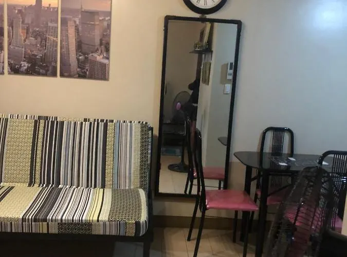 Favila Condotel Unit In Palmtree Newport Walking Distance To Airport Terminal 3 Accessable To Airport Terminal 1 &2 Manila